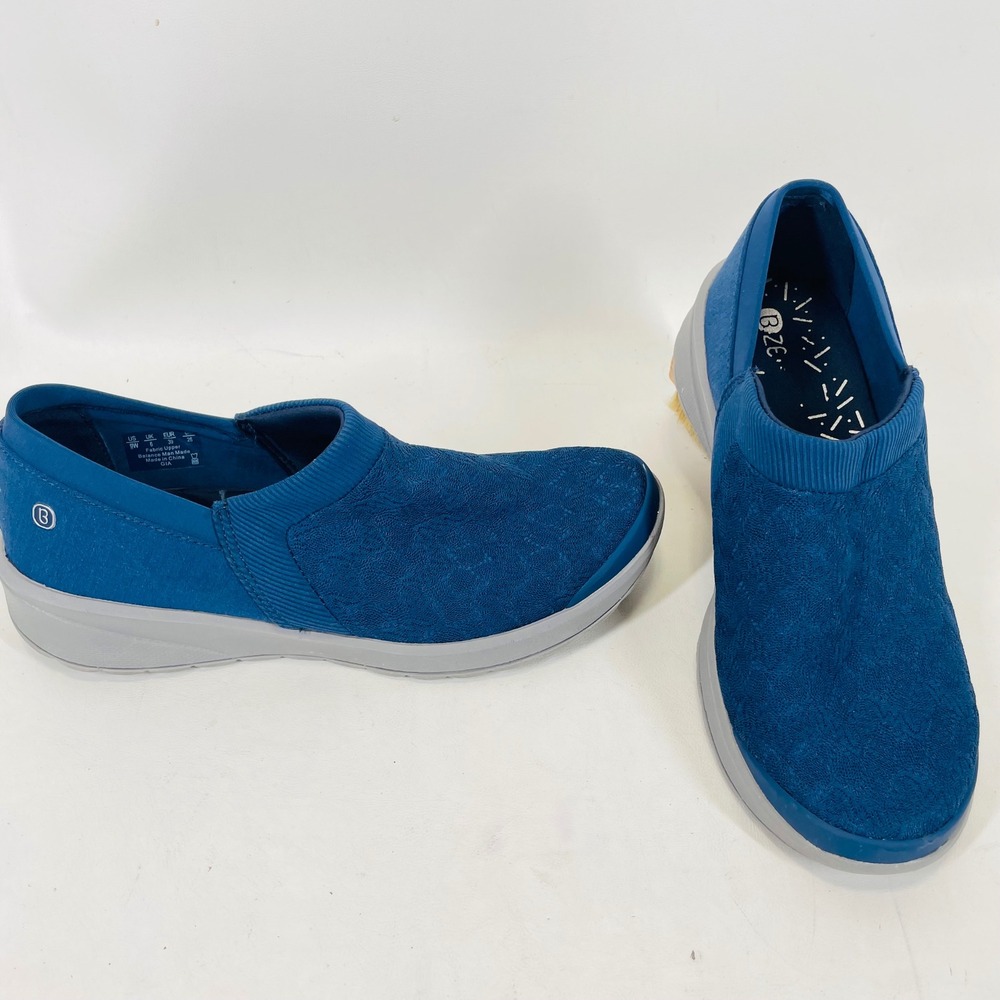 Bzees G.I.A Blue Textured Slip On Sneakers Womens 9W Low Wedge Comfort Shoes